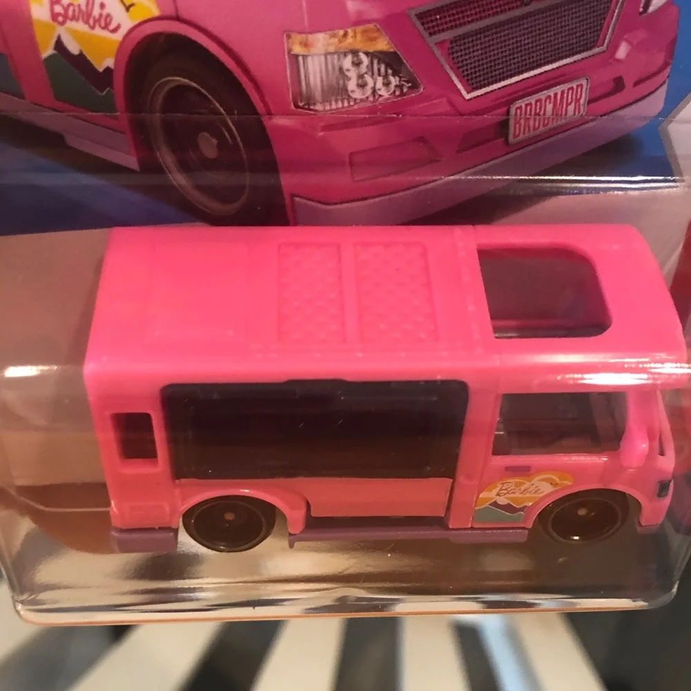Mattel Barbie Hot Wheels Dream Camper - Pink and Blue